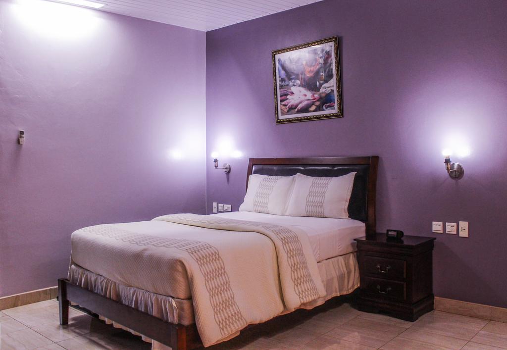 Crismon Hotel Tema Luaran gambar