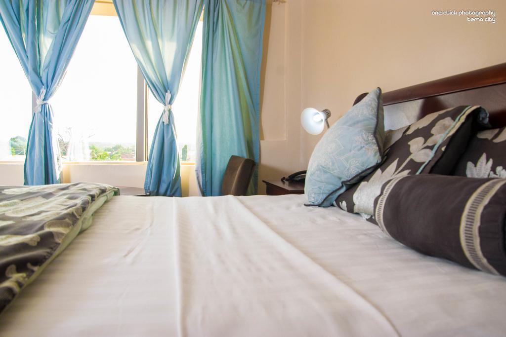 Crismon Hotel Tema Luaran gambar